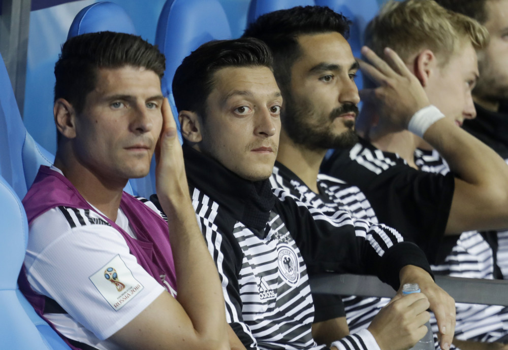 Ozil i Gundogan "LETE" iz REPREZENTACIJE zbog Erdogana?