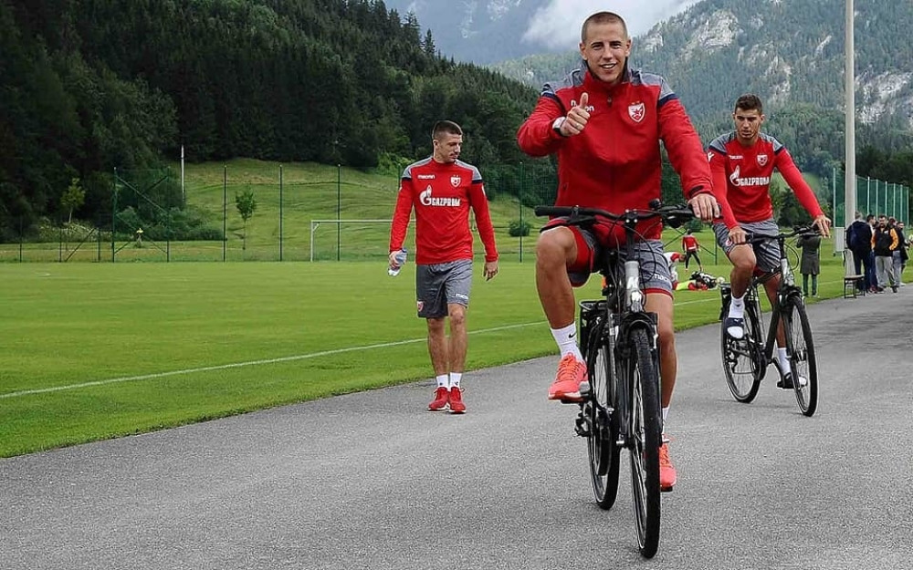 Bivši fudbaleri Zvezde obišli na Kipru doskorašnje saigrače (FOTO)