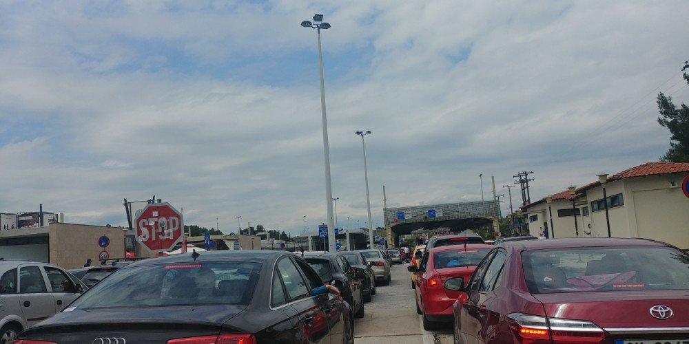 Srbi zaglavljeni u kilometarskim gužvama!