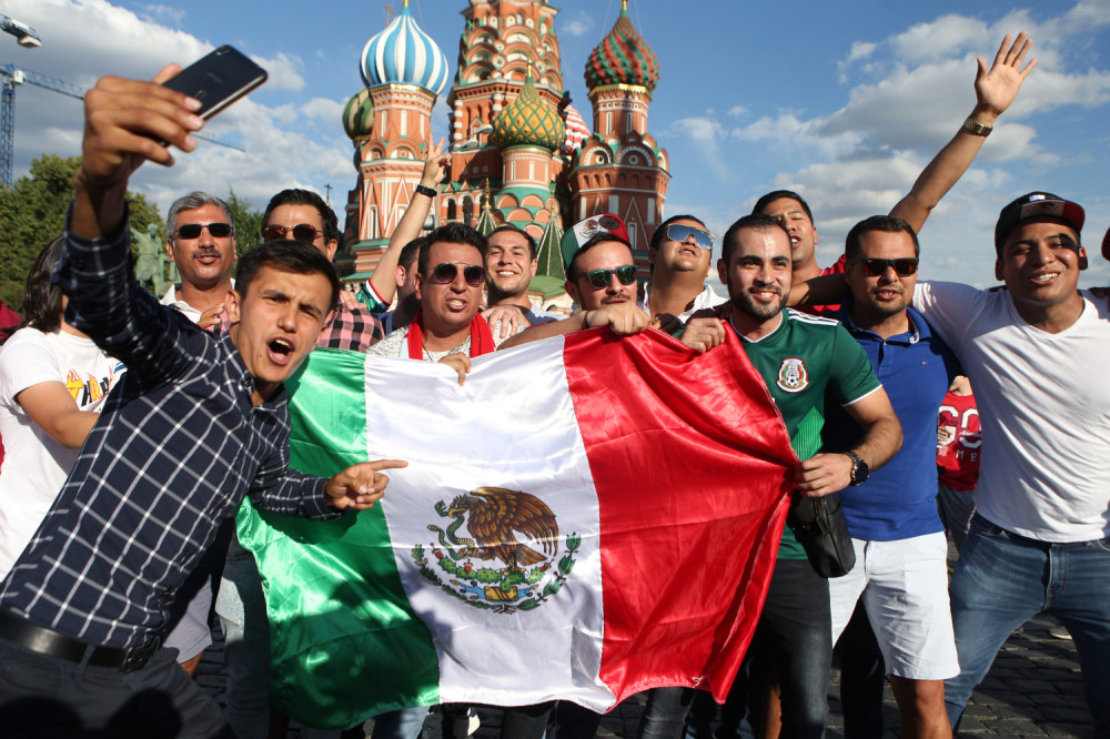 EKSKLUZIVNI VIDEO~Osetite sjajnu atmosferu i nađite se u Moskvi, bar tri minuta