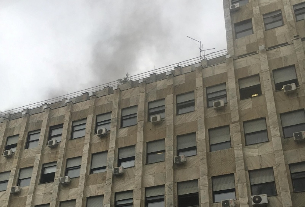 Građani pokrivali lice rukama od dima, IMA POVREĐENIH, a ovo je UZROK