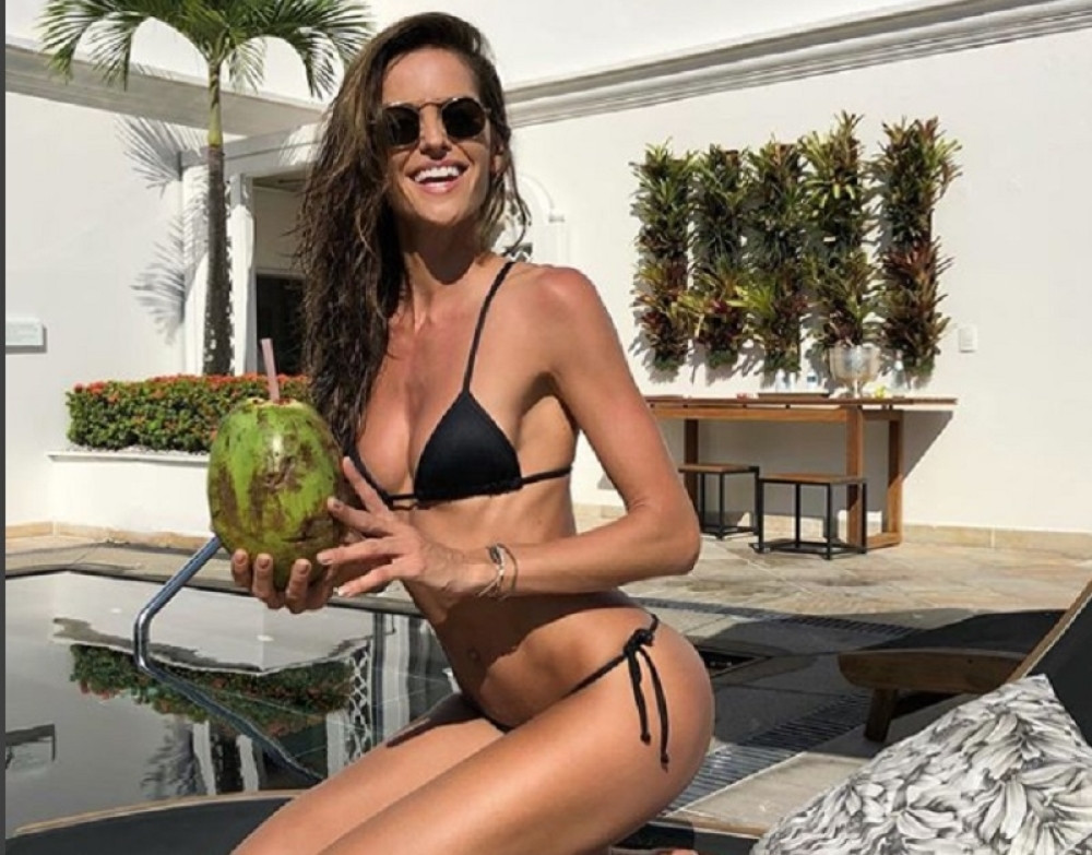 Slavna manekenka slavila POBEDU BRAZILA, pa RAZBESNELA Srbe!