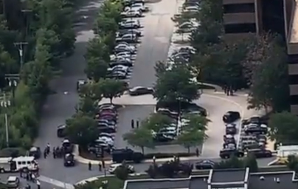 PUCNJAVA u redakciji, STRAHUJE SE da ima žrtava!