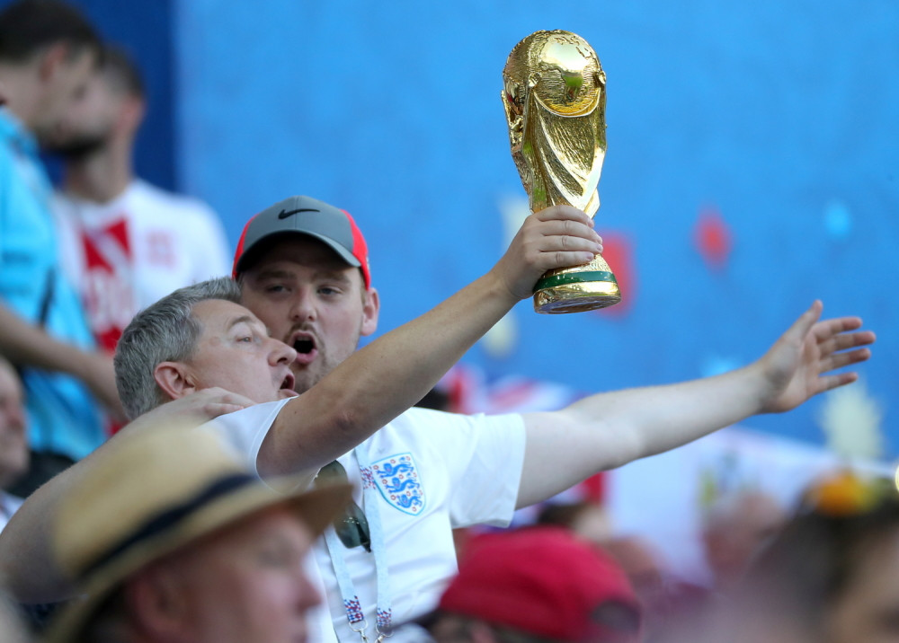 Slavni engleski fudbaler se pozdravio sa svima i tiho otkrio: Ovo je moj kraj!