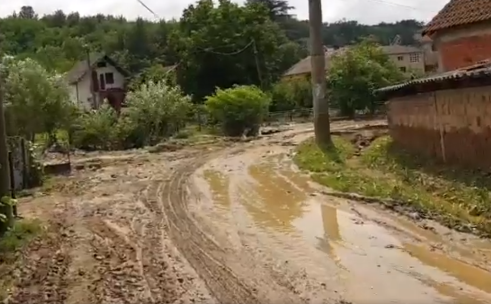 Bujica vode je u sekundi odnela most, ostalo BLATO, MULJ, meštani U ŠOKU