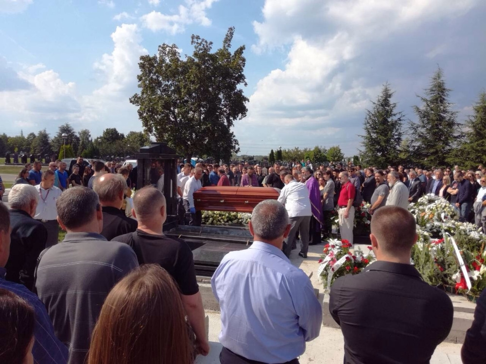 Ne odlazi, MILI BRATE NAŠ! Vučić, Vidić, Krstajić, Dejo, Muslin, i mnogi drugi PLAKALI za BUNJOM! (FOTO)