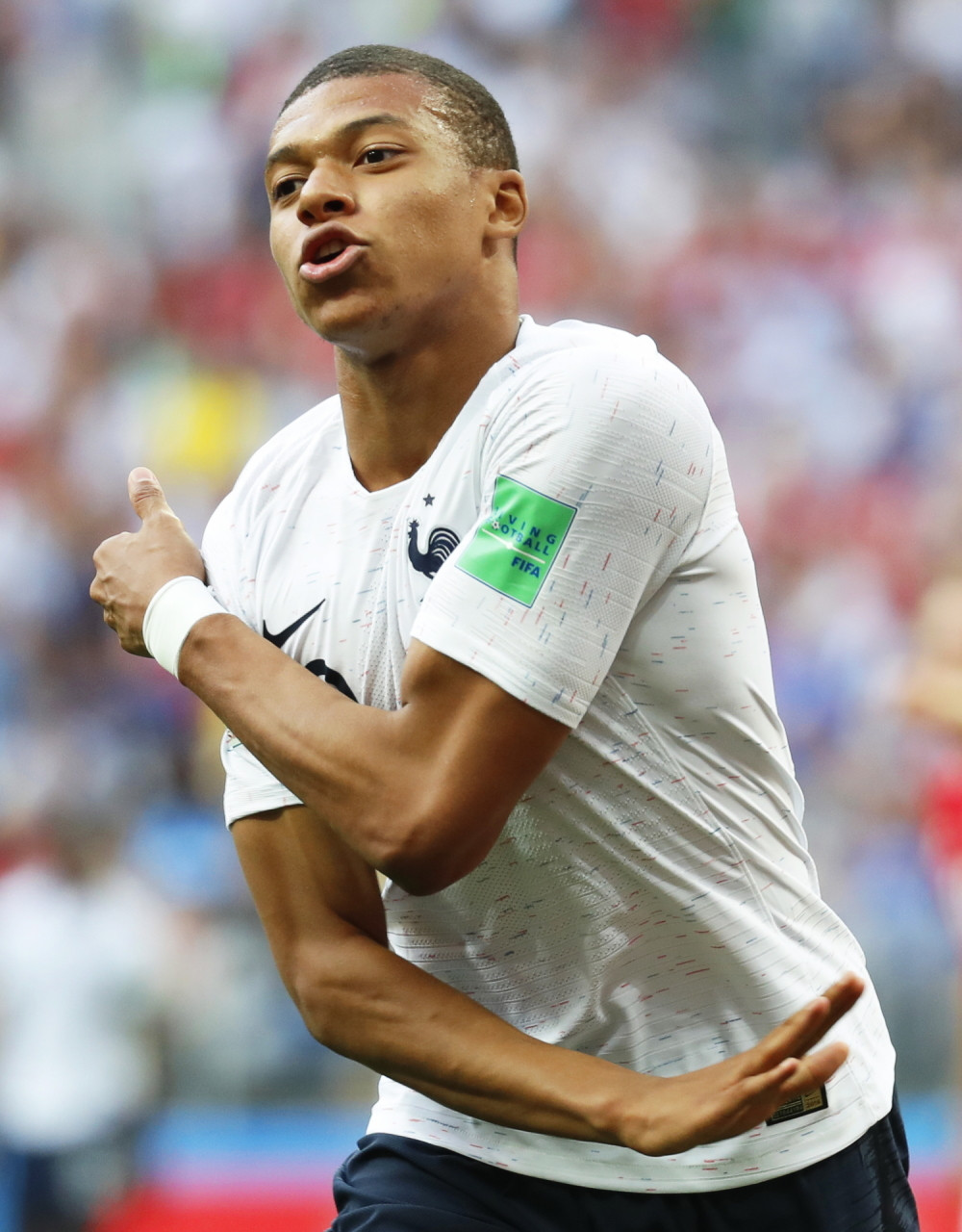 Ostaćete bez reči kada vidite KOJU DEVOJKU je smuvao Mbape (FOTO)