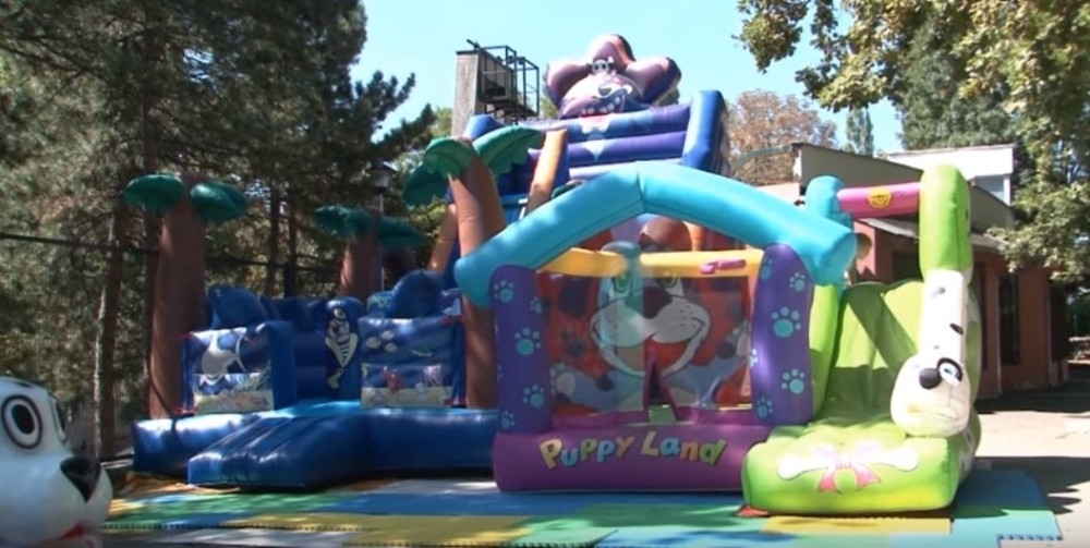 Roditelji pazite gde vam se deca igraju, da ne stradaju kao ova nesrećna devojčica!