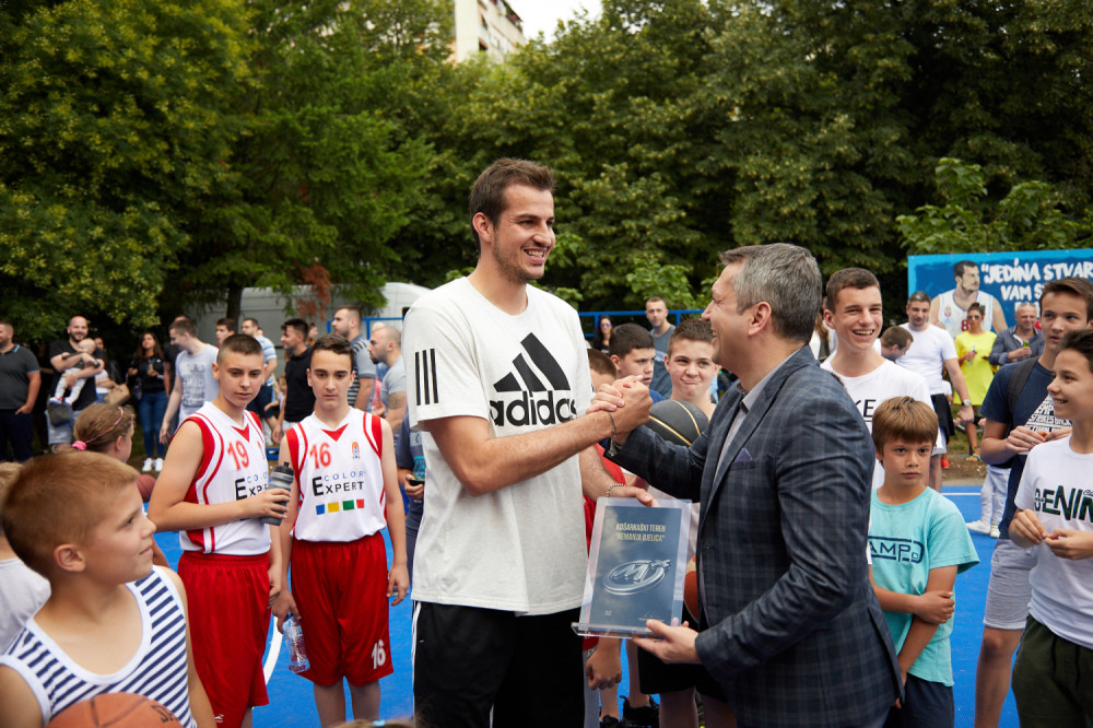 Mozzart na Novom Beogradu otvorio teren posvećen Nemanji Bjelici