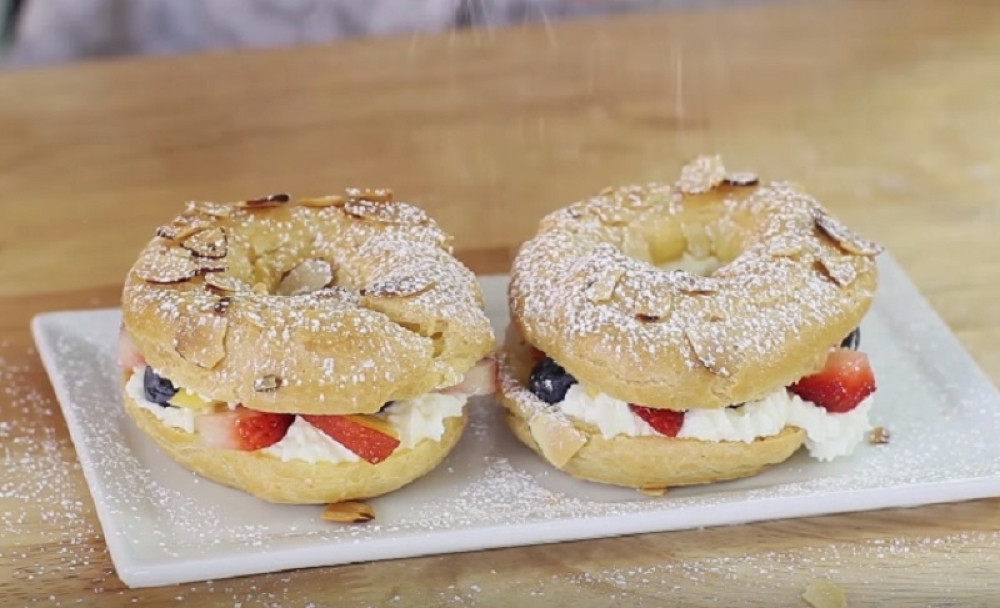 "Šušu" sa malinama je najlepše testo punjeno UKUSNIM kremom, njegov ukus je OČARAVAJUĆI