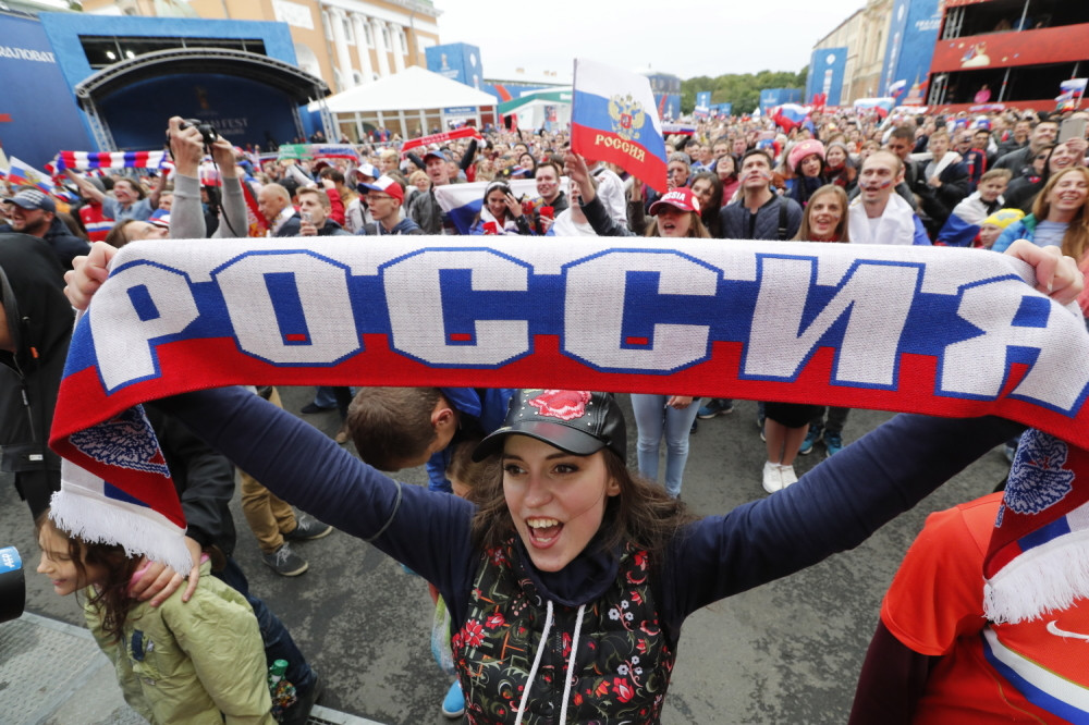 Ludnica u Moskvi, Rusi slave POBEDU kao KRAJ drugog SVETSKOG RATA! (FOTO)