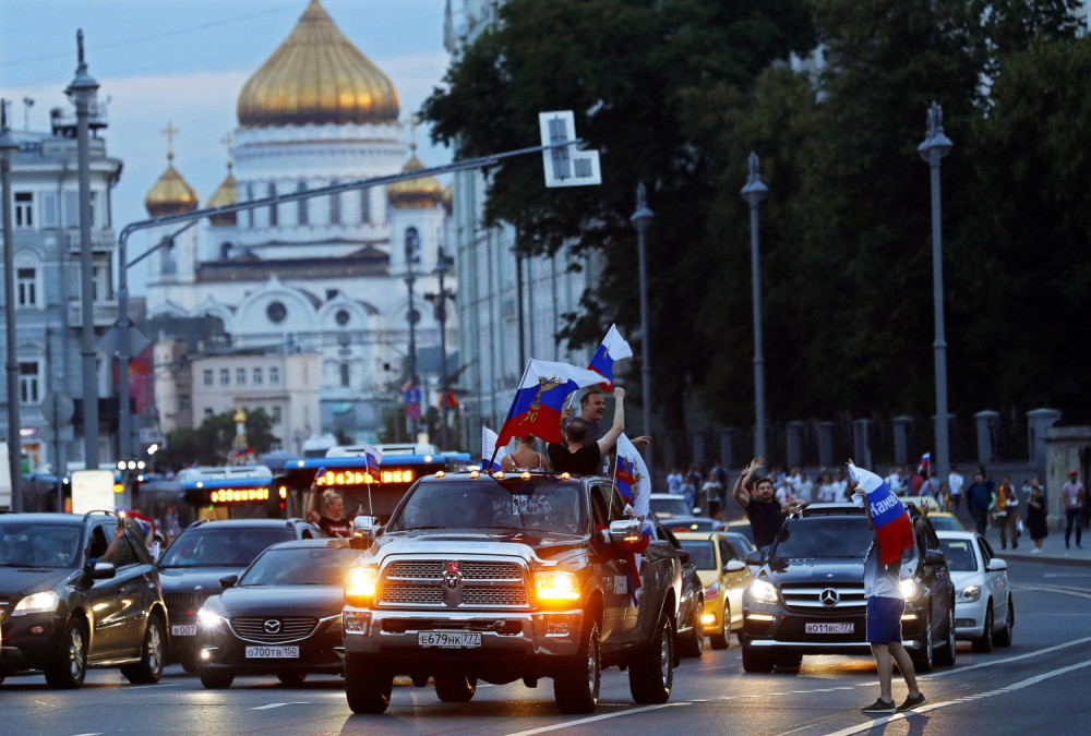 Budite džentlmeni, ugledajte se na braću Ruse! Bićemo vam neizmerno zahvalne