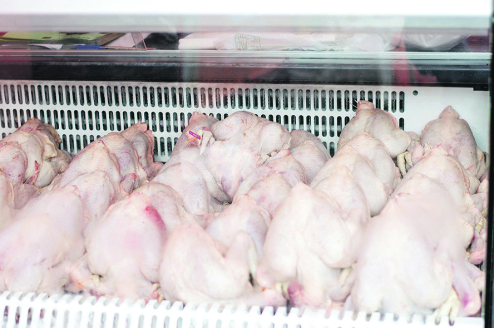 Ako želite čist protein izbegavajte piletinu koja na sebi ima jednu ODVRATNU STVAR!