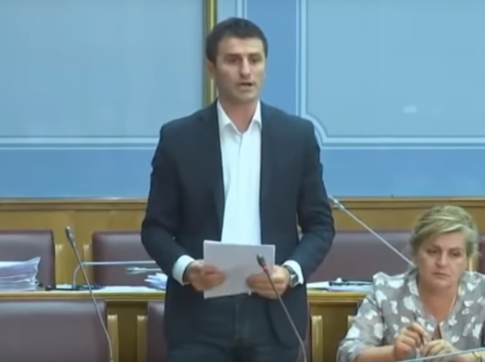 Srbin ODRŽAO LEKCIJU usred crnogorskog parlamenta, NAJEŽIĆETE SE zbog njegovih reči!