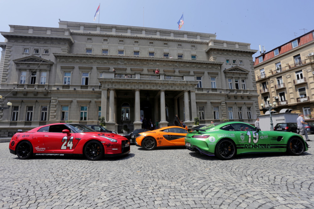 Maserati, aston martin, porše i ferari grmeli CENTROM BEOGRADA