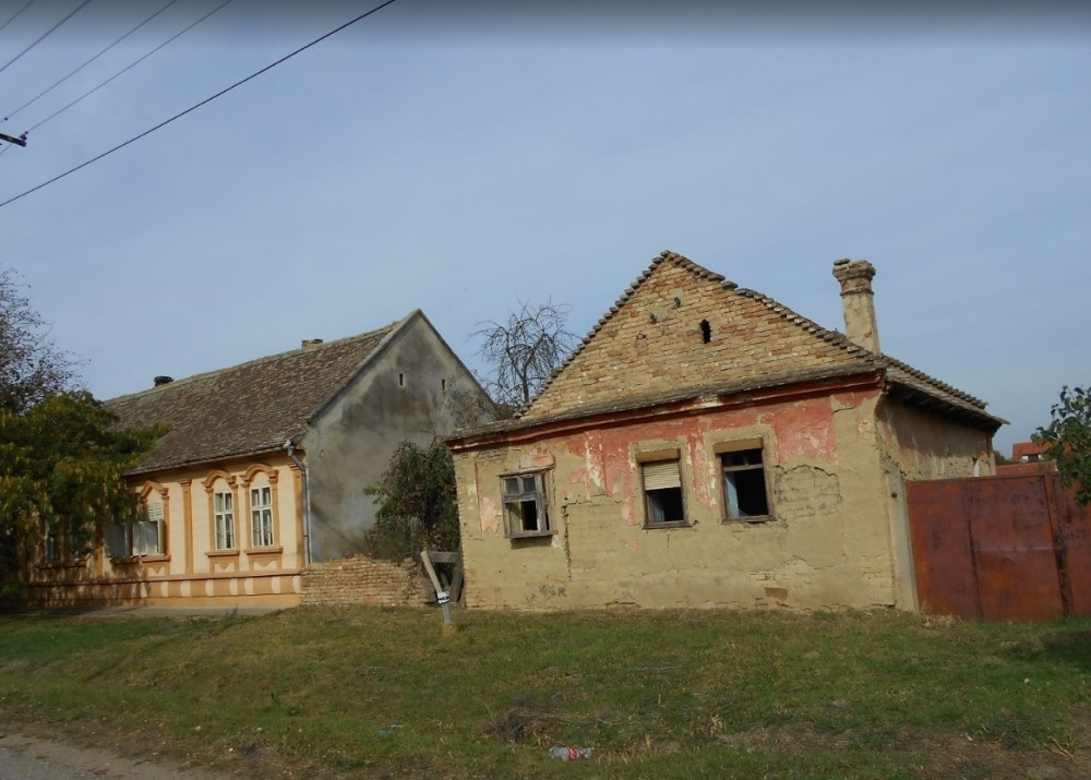 Oženio Amerikanku i doveo je u SRPSKO SELO, a ona zbog ovog NE SME DA IZAĐE IZ KUĆE!