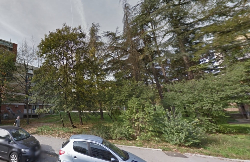 Svi su mislili da deka odvodi unuka kući, a onda se čuo VRISAK MAJKE!