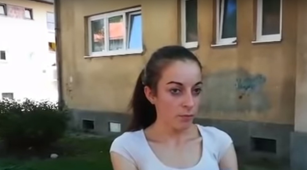 Lažna patronažna sestra ZAKLJUČALA TETKU U KUPATILO i OTELA BEBU, majka Jasmina očajna!