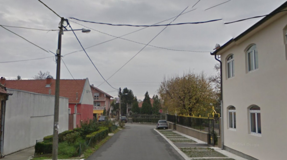 Dečak PROLETEO KROZ PROZOR kuće pa polomio LOBANJU, a razlog je JEZIV!