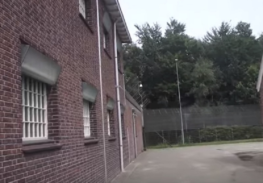 Svi su otišli, ostadoše samo Mladić, Karadžić i ONI, a ovako provode vreme zatočeni!