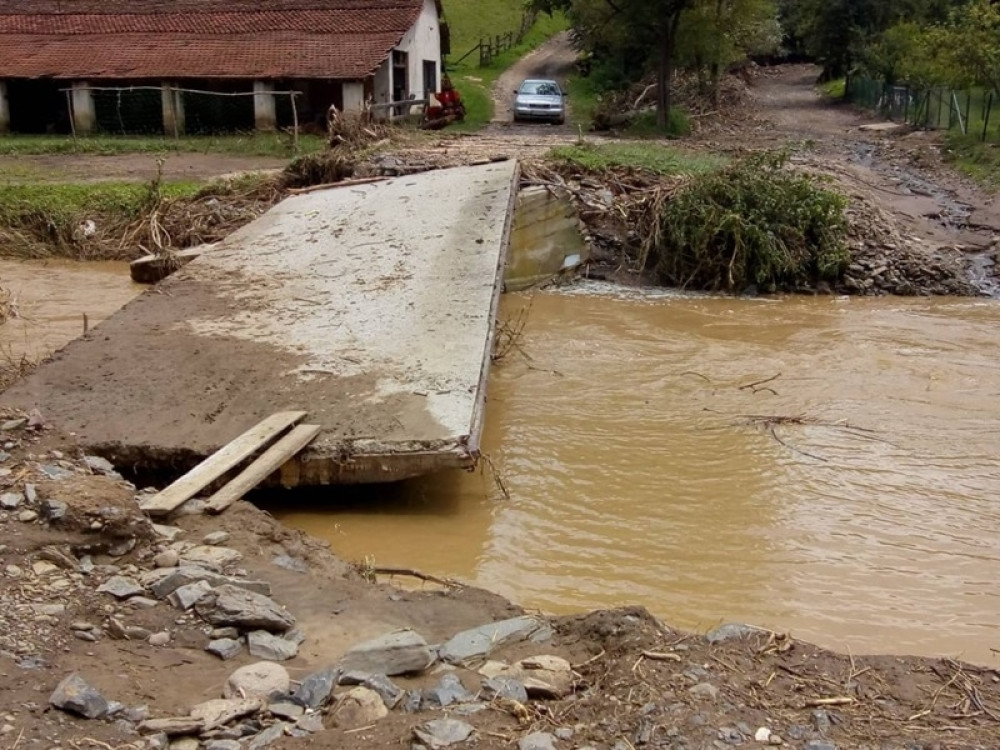 Vanredna situacija u selima kod POŽEGE, OVAJ SNIMAK govori više od REČI!