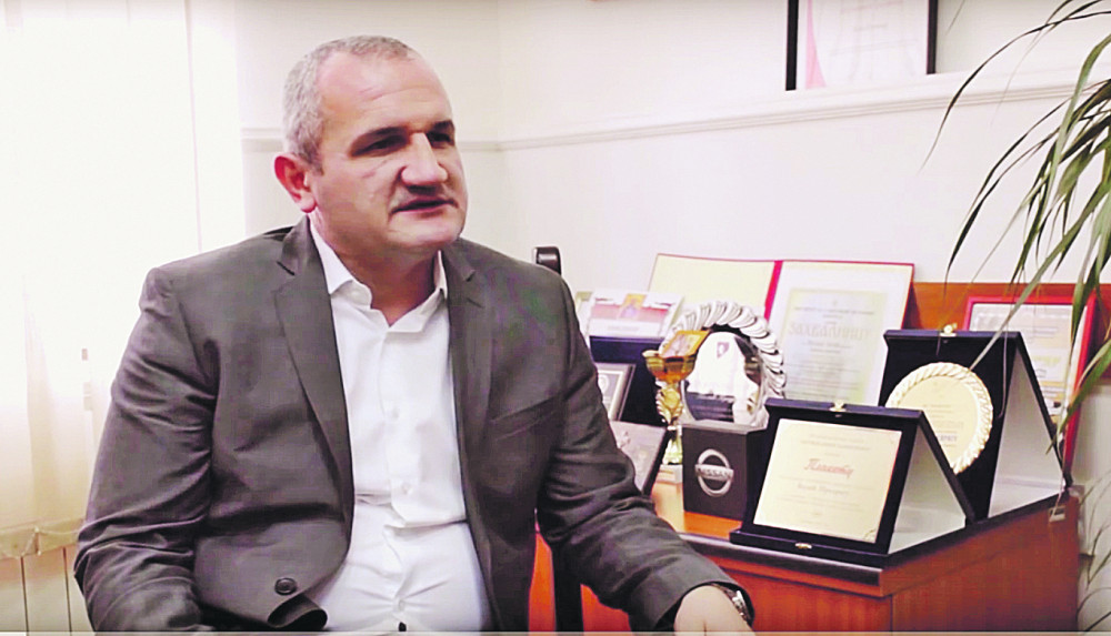 Bivši naprednjak PRETIO SMRĆU, završio iza rešetaka, a ovako sad protestuje!