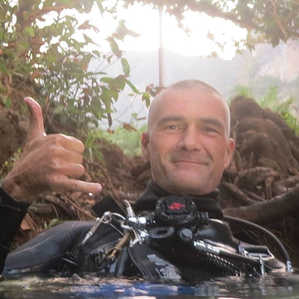 Evo šta je hrabri SRBIN poručio pre nego što je krenuo da spasi dečake iz pećine!