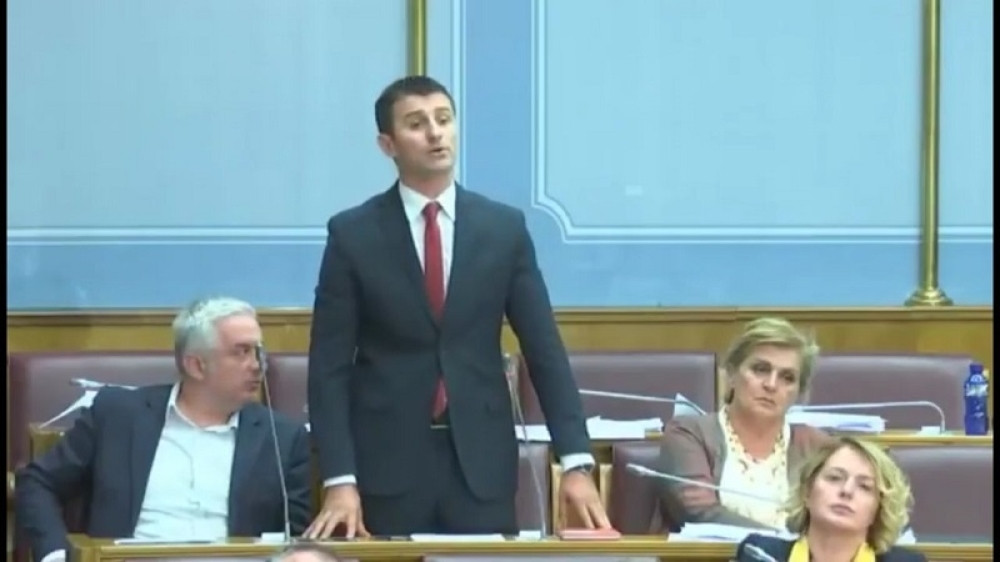 "Milova HORDA otpočela OBRAČUN sa Mitropolijom!"