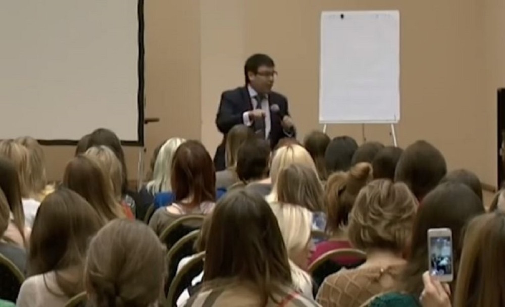 Postanite vrhunska sponzoruša za samo 30.000 dinara, najisplativiji kurs na svetu (VIDEO)