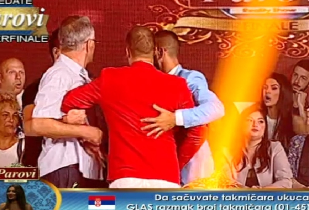Tuča UŽIVO u finalu "Parova", Tihomir krenuo da MLATI muškarca iz publike!