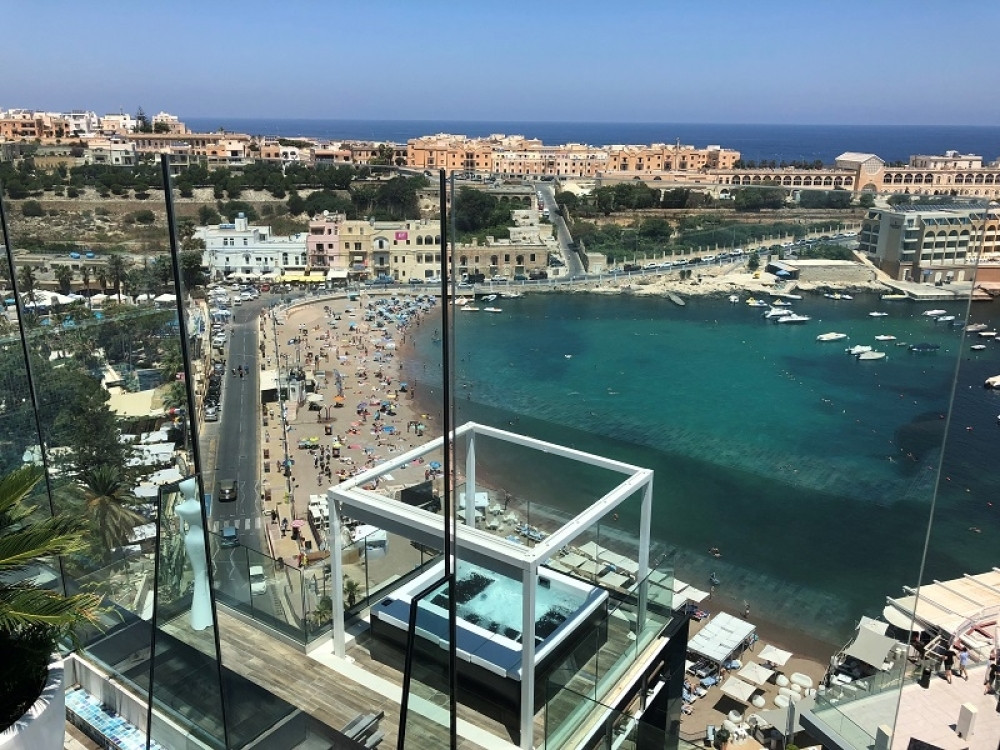 Došli na odmor u Srbiju, a kada su se vratili kući zatekli su užas koji im je gazda pripremio!