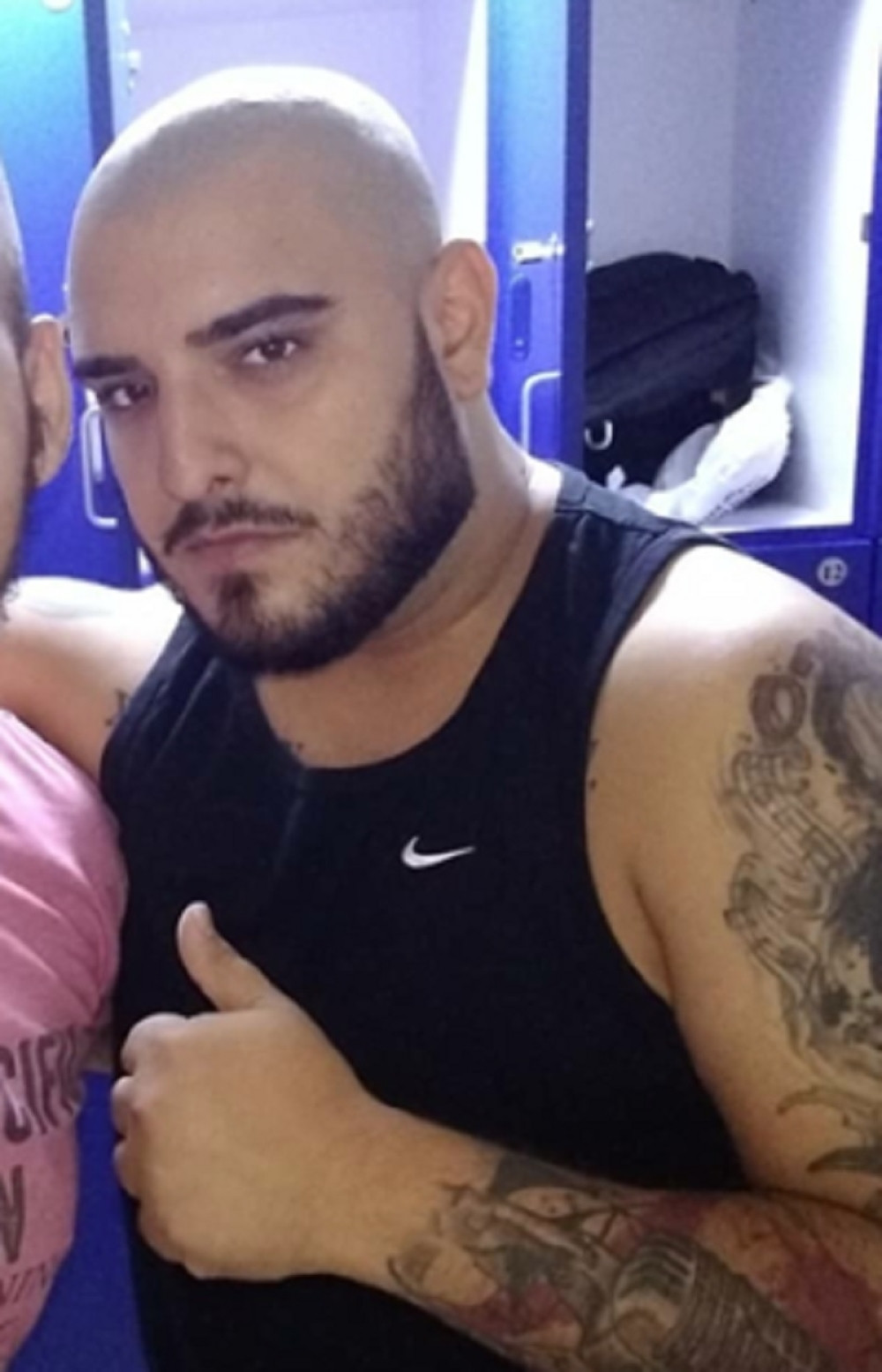 TATA I DEVOJKA DARKA LAZIĆA ZABRINUTI STIGLI U BOLNICU: Doktori im ne daju da ga vide!