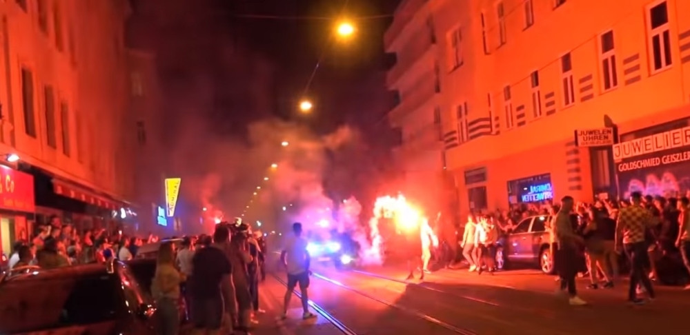 Hrvati slavili pobedu nad Rusijom uz USTAŠKE simbole, naježićete se kad čujete šta su UZVIKIVALI!