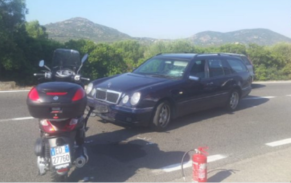 Slavnog glumca udario auto dok je vozio motor, hitno prebačen u bolnicu! (FOTO)