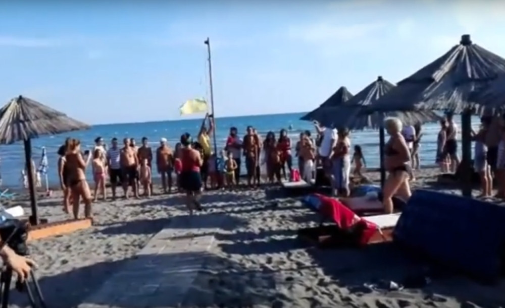 Nesvakidašnja scena na plaži u Ulcinju, nekom će KRENUTI SUZE, a neko će pobesneti!
