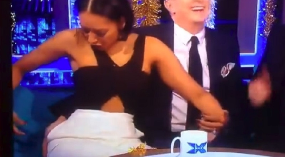 Pevačica doživela seksualno uznemiravanje i to UŽIVO u emisiji!