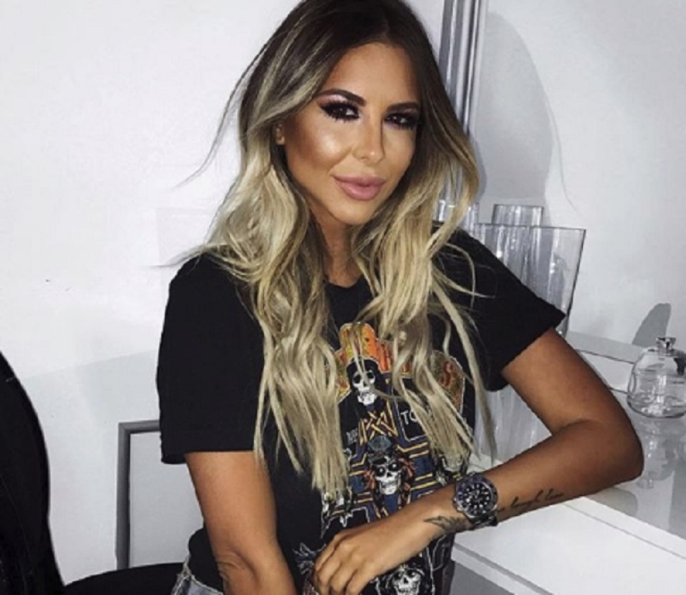 ZORANNAH OBUKLA BIKINI PA SLUČAJNO OTKRILA JEZIV DETALJ NA GRUDIMA: Evo šta joj se desilo posle ugradnje silikona