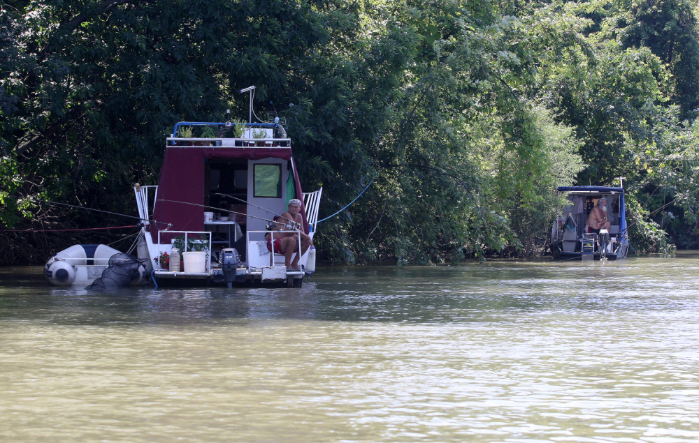 Ribar pogledao u svoju mrežu i zinuo od iznenađenja! (VIDEO)