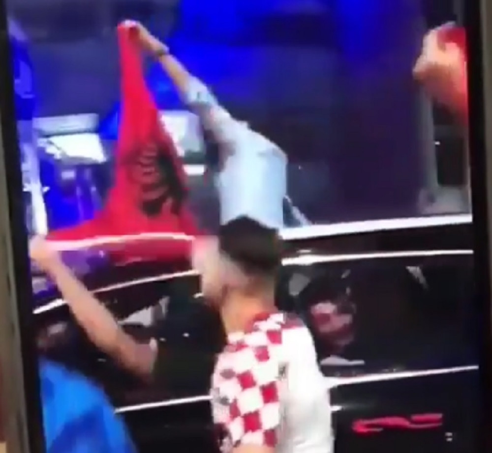 Albanac ULETEO u slavlje Hrvata sa ZASTAVOM, a onda je ZAŽALIO! (VIDEO)