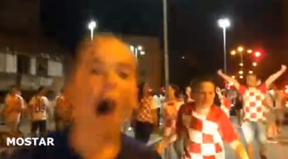 Dečak slavio pobedu Hrvatske uz povike: "Nož, žica, Srebrenica" (FOTO+VIDEO)