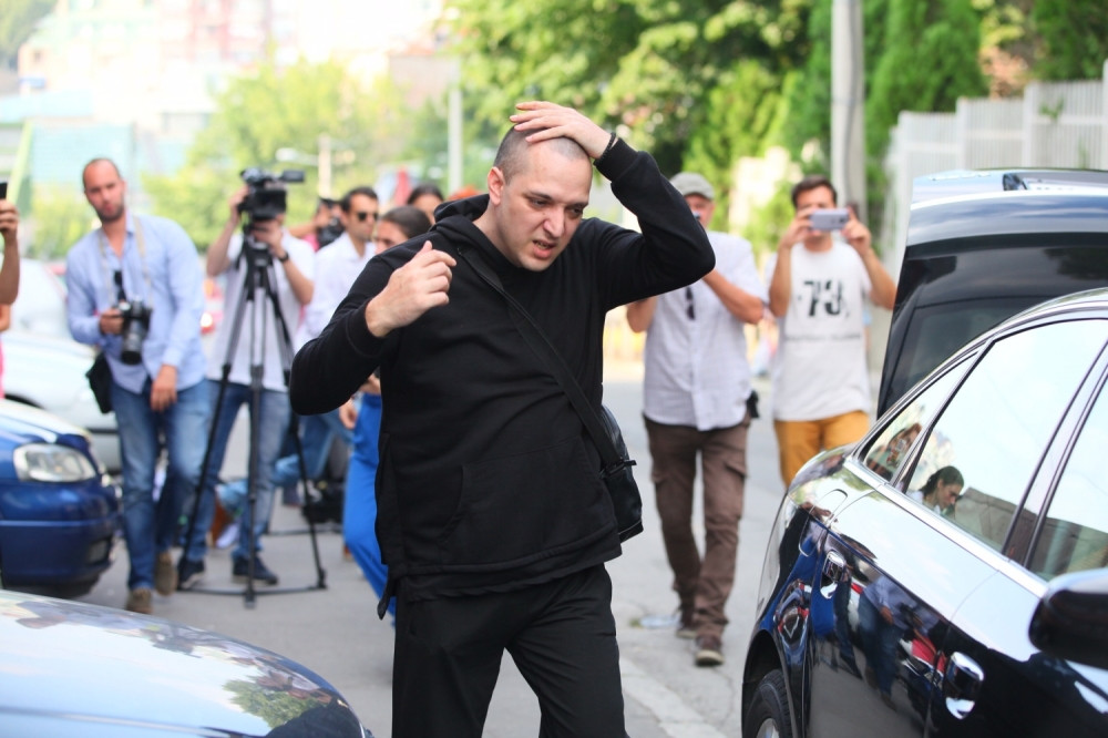 Počinje suđenje koje cela Srbija čeka: Zoran krenuo u sud autom sa zatamljenim staklima