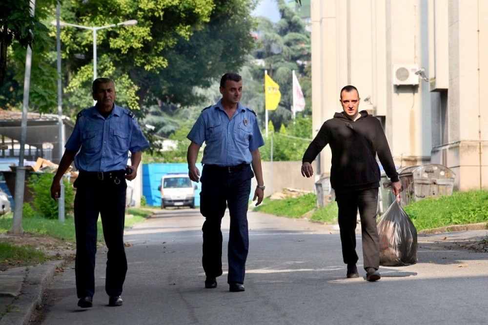 Ovo je Zoran PRVO uradio nakon što je pušten iz zatvora, a onda mu je ona utrčala u zagrljaj!