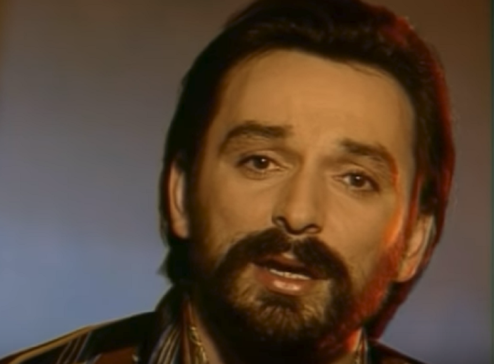 Otpevao je NIJE MENE DUŠO UBILO, a onda ga je snašla STRAVIČNA NESREĆA (FOTO)