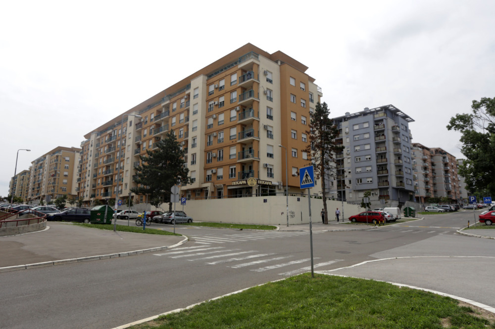 Stanari poznatog BEOGRADSKOG NASELJA ZARATILI ZBOG CRKVE