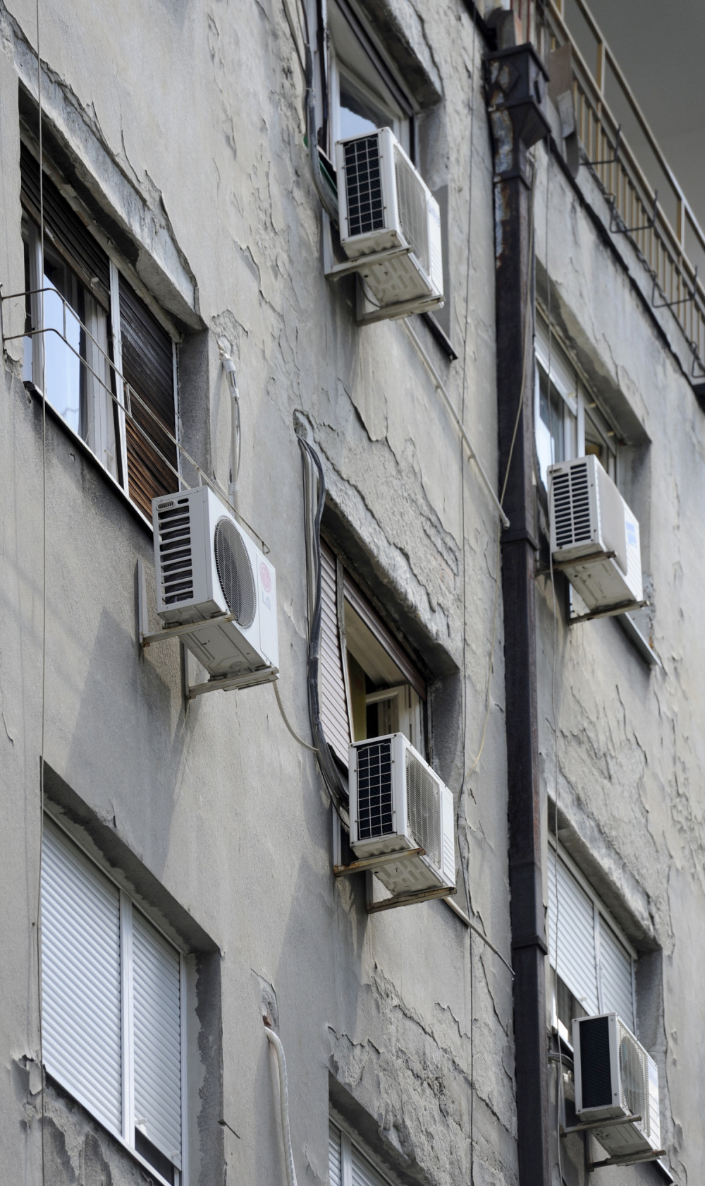 Odredbe novog kućnog reda horor za stanare! Kazna za otvoren prozor 20.000 dinara (SPISAK NOVOUSVOJENIH STAVKI)