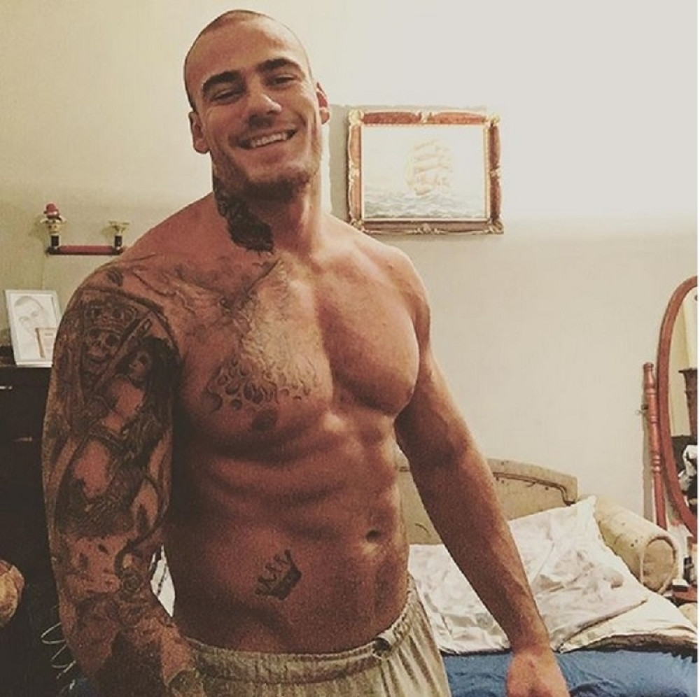 "SPREMAN SAM NA SE*S PRED KAMERAMA!" Učesnik "Zadruge 2" baciće devojke u trans!