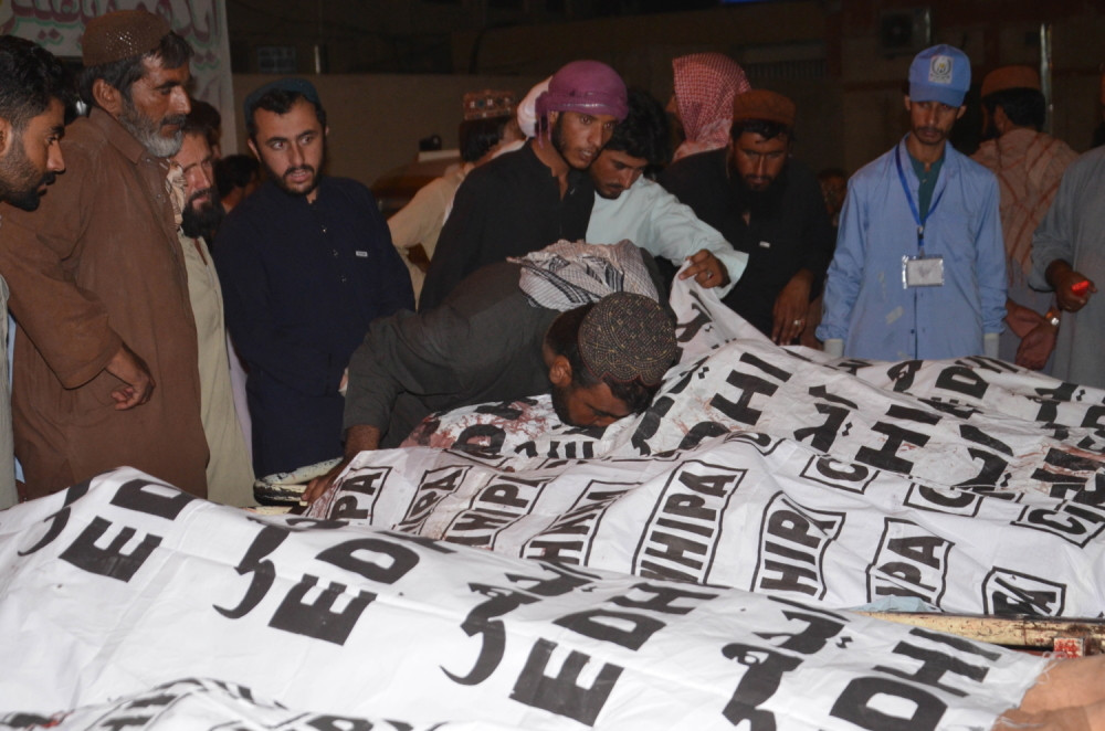 JEZIV MASAKR, u eksploziji bombe poginulo 128 ljudi!