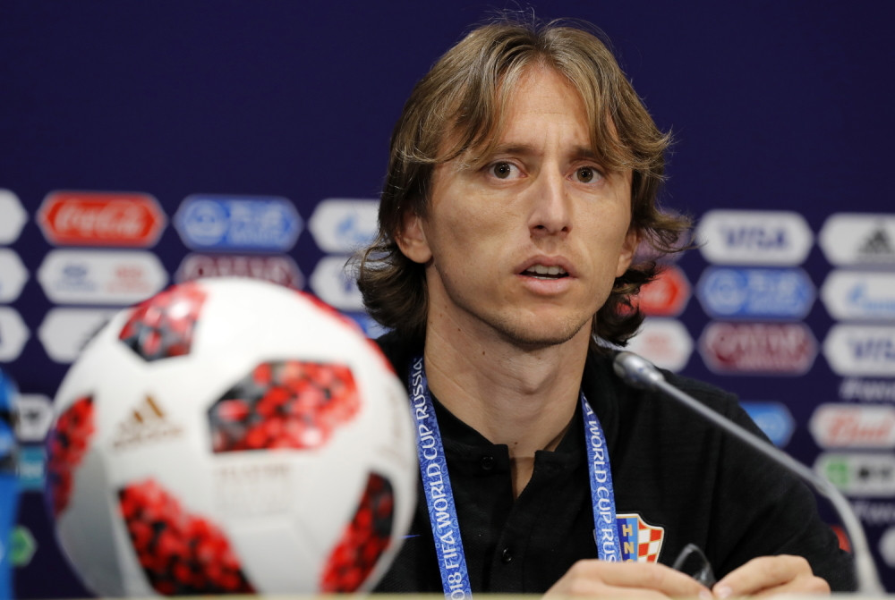 Modrić je tražio raskid ugovora sa Realom, a ovako su navijači reagovali kad se frka završila (VIDEO)