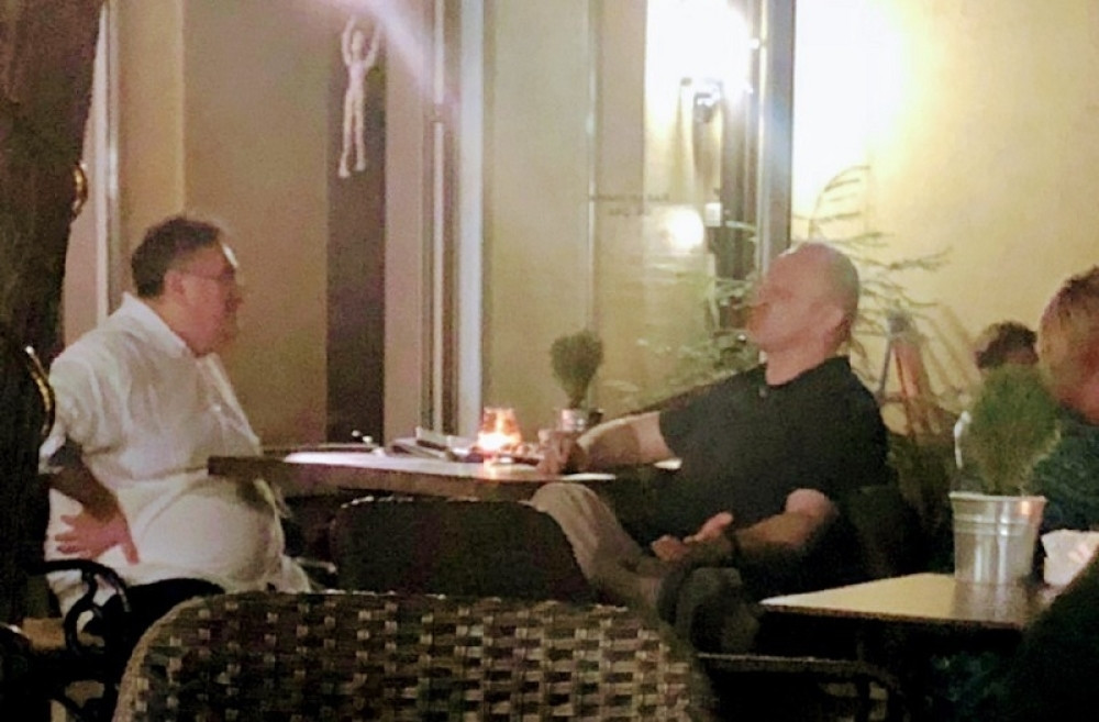 Đilas i Đoka iz kafane ruše Vučića! (FOTO)