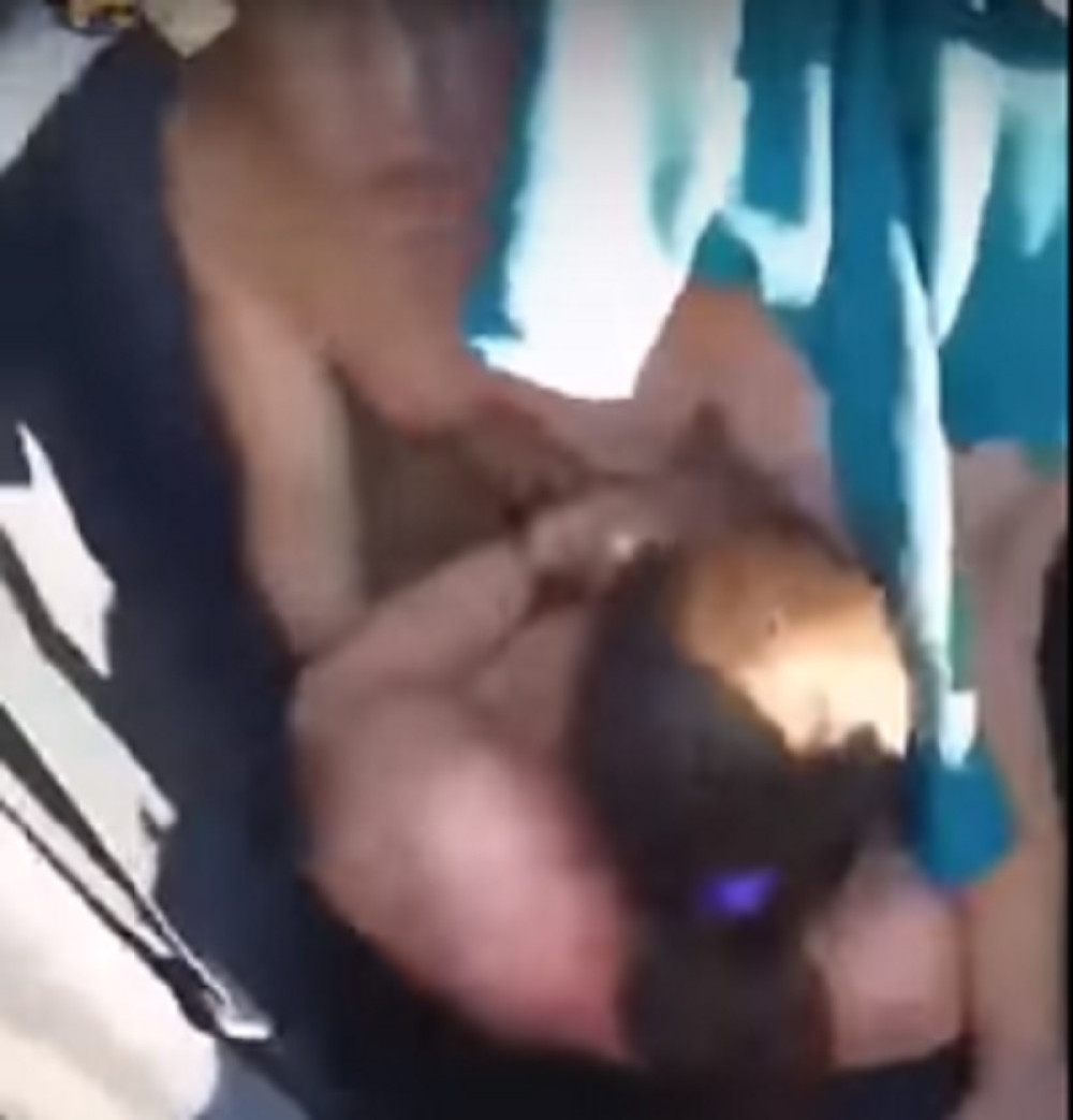 Uhvatio komšiju kako mu "obrađuje" ženu, kad vidite šta se kasnije desilo, MOŽDA ĆETE POŽELETI DA I VAS SUPRUGA PREVARI